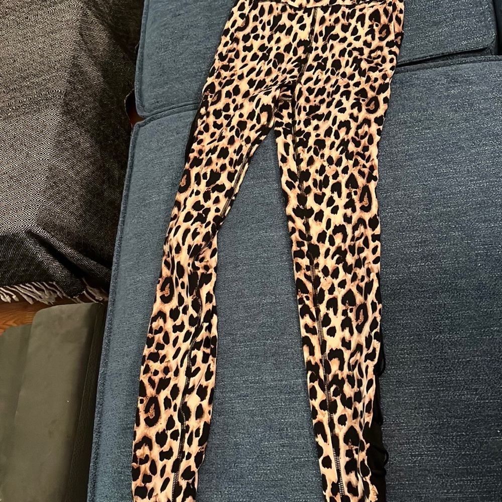 Victoria’s Secret Leopard leggings